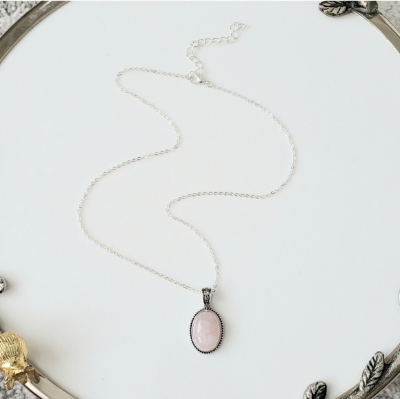 NWOT Natural rose quartz pendant necklace - Picture 5 of 5